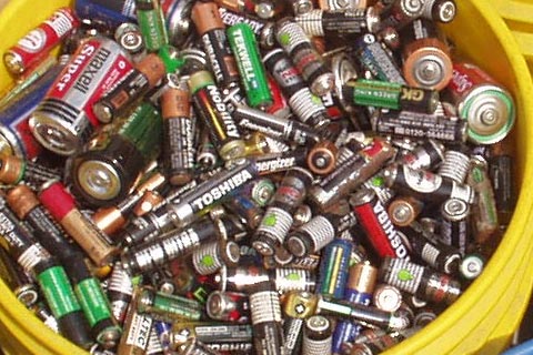 鞍山高价汽车电池回收-上门回收电动车电池-废旧电池回收